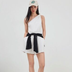 Cider White One-Shoulder Romper
